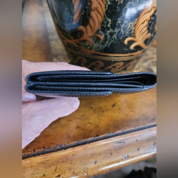 Louis Vuitton Epi wallet - Picture 3 of 12
